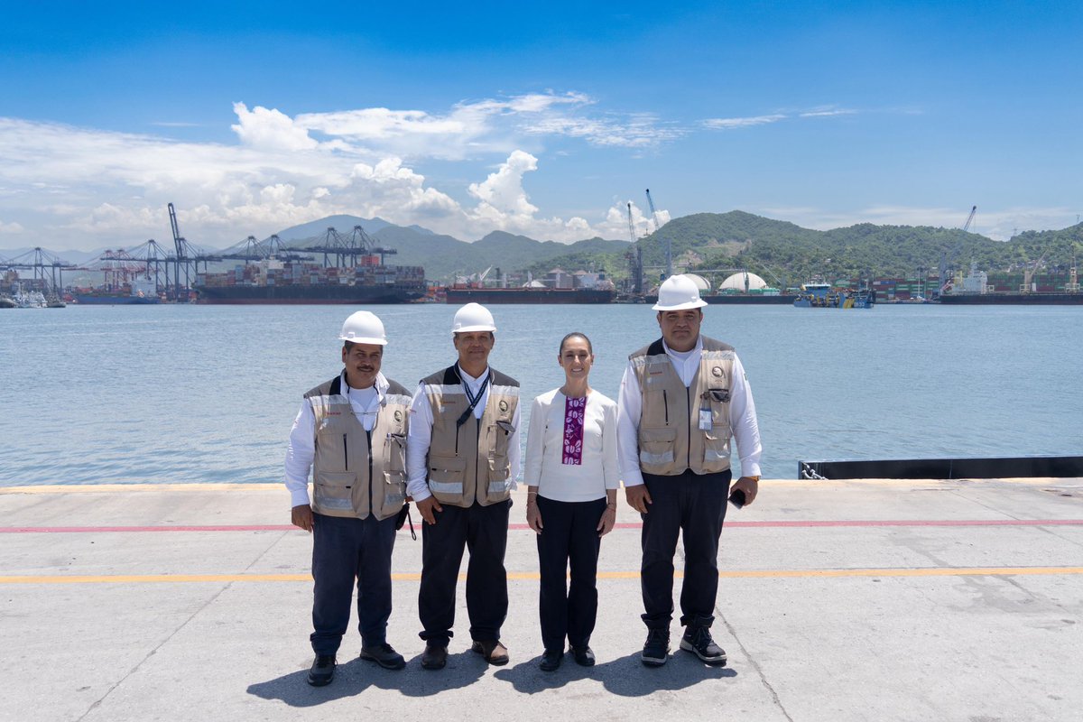 Claudia Sheinbaum Pardo (@claudiashein) on Twitter photo Durante la gira de trabajo por Colima, visitamos el puerto de Manzanillo para evaluar los trabajos de ampliación. Durante la gira de trabajo por Colima, visitamos el puerto de Manzanillo para evaluar los trabajos de ampliación.