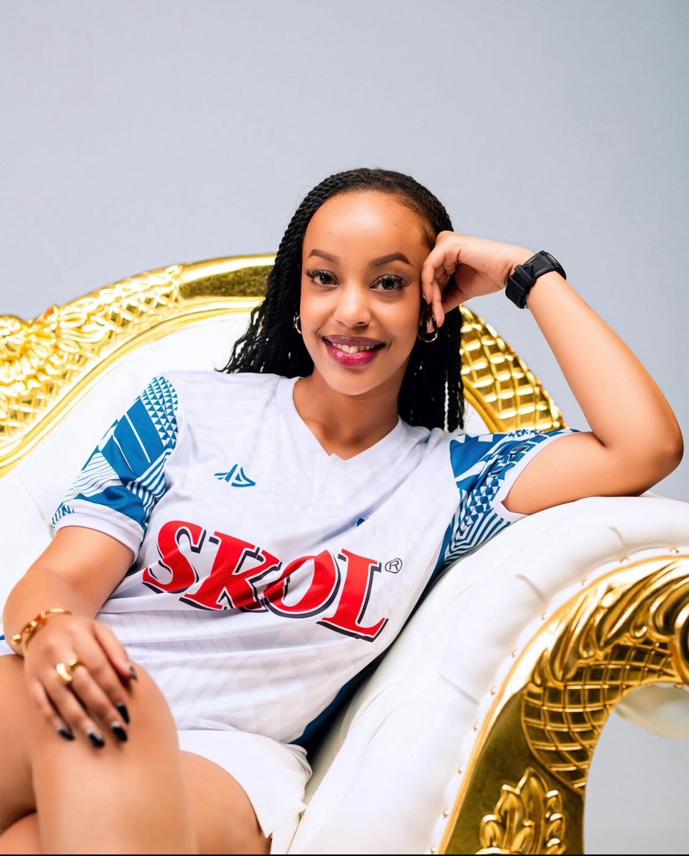 imfuraluc01's tweet photo. Mama Miyaaaaa! 

Wow! The Rayon Sports Away Kit is truly something special – what a fantastic jersey! 

Big kudos to @rayon_sports 

Looking sharp ⚽🔥 #RayonSports #RayonDay2025 

#Gikundoro 

Rate it / 10? 🔵⚪️

ME: 10 

YOU: ? 

@bbkigalifm 89.7 FM https://t.co/7GeJllh4oW