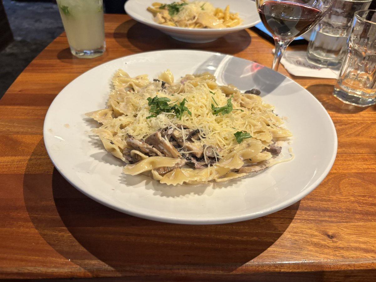 lodeale2's tweet image. Mira cómo está el día, para unos fideos moñitos