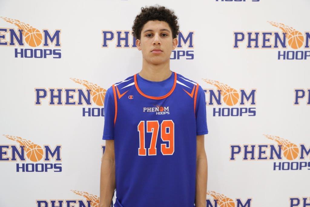 Have to give credit to 2026 Elton James (Maadwest) on what he has been able to show this summer. Has been able to thrive in a variety of areas and roles, showing his expanded game, and ability to create for himself. #SerosInvitational #PhenomSummerFinale