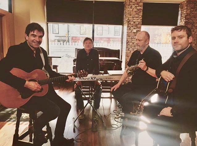 Jamming with ⁦<a href="/fobraonain/">Fiachna Ó Braonáin</a>⁩ ⁦<a href="/lockyjim/">Jim Lockhart</a>⁩ and Keith Donald 

#movinghearts #horslips #hothouseflowers