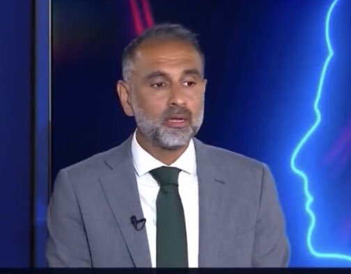 إلى السفير البريطاني عرفان صديق

بدون تحية…

من أرض الرافدين التي مرغت أنف الإمبراطورية التي لم تكن تغيب عنها الشمس، نوجه لك هذه الكلمات:

لسنا بحاجة لدروسك في السيادة ولا لمحاضراتك في الأمن. 

أنتم آخر من يحق له التحدث عن مصير الحشد الشعبي، الذي ولد من دماء الشهداء حين كنتم
