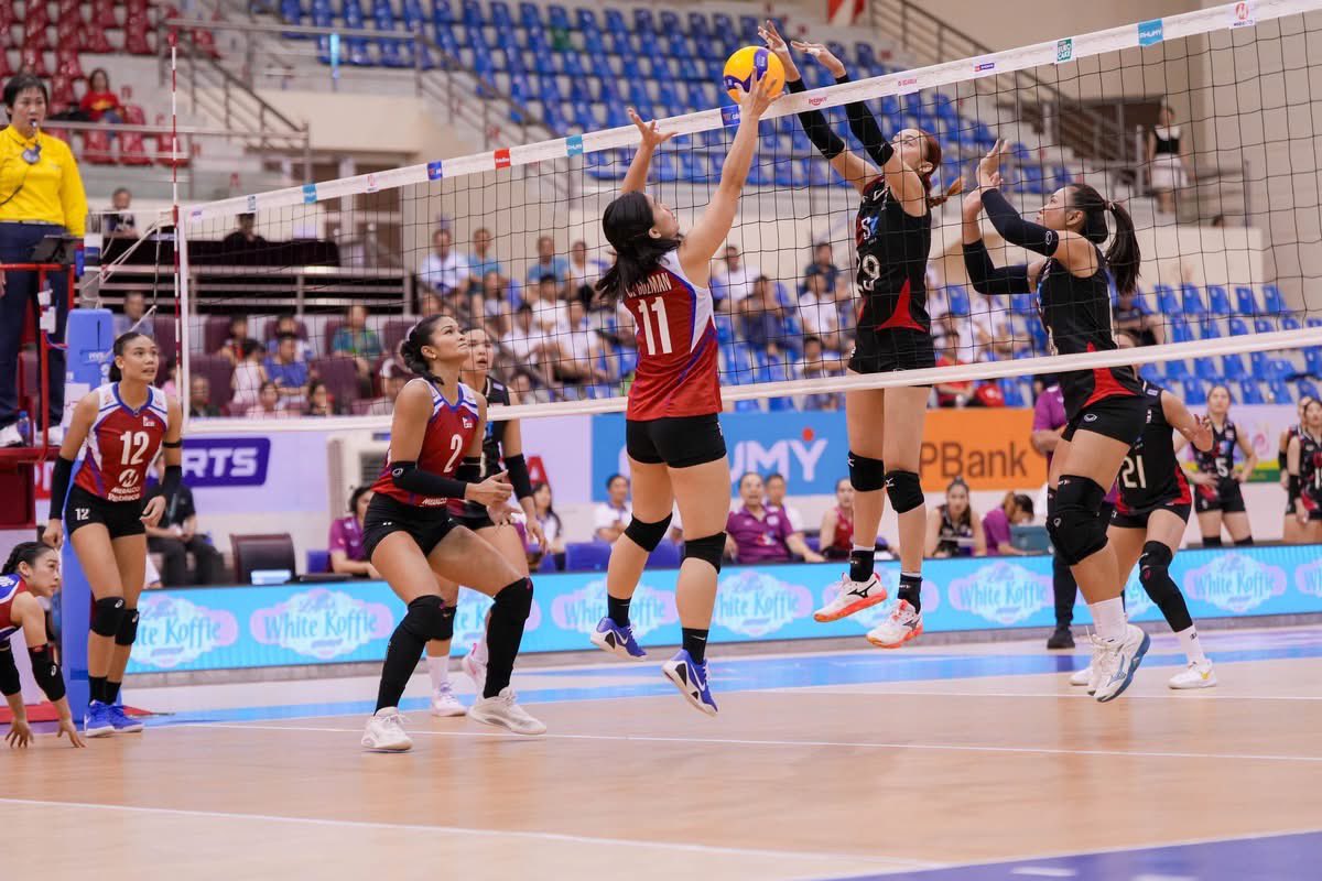 AsianVolleyball's tweet photo. Thailand, Vietnam set for blockbuster title showdown in SEA V League Women's Week 2 in Ninh Binh
Read more: https://t.co/K3g2gbsNGN
#FIVB #VolleyballWorld #SEAVLeague #SAVA #SEA #mikasasports_official #Volleyball #AVC #AVCVolley #AsianVolleyball #TVA #PNVF #VFV #StayActive https://t.co/GaERTDdAvC