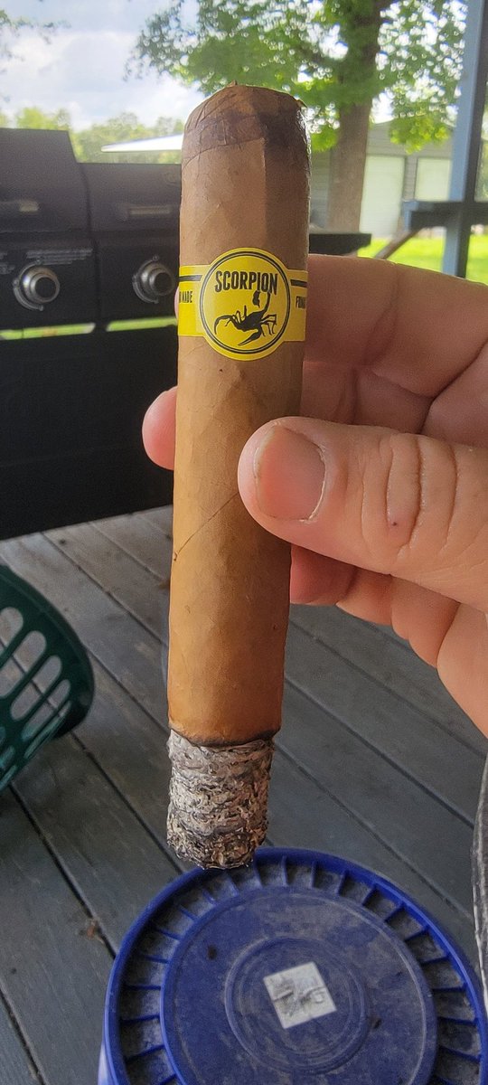 Lynn2Travis's tweet photo. @HoltsCigar https://t.co/Tqs77c9Rci