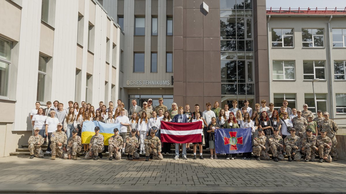 AizsardzībasMin. (@aizsardzibasmin) on Twitter photo Atklāta <a href="/Jaunsardze/">Jaunsardze</a> nometne bērniem no Ukrainas. Tradīcija iedibināta 2017. gadā, šogad nometnē piedalās 52 Ukrainas bruņoto spēku un Ukrainas Nacionālās gvardes kritušo, ievainoto un bezvēsts pazudušo karavīru bērni un 12 jaunsargi.
🔗 bit.ly/3Hn9VOW
📷 G.Dieziņš Atklāta <a href="/Jaunsardze/">Jaunsardze</a> nometne bērniem no Ukrainas. Tradīcija iedibināta 2017. gadā, šogad nometnē piedalās 52 Ukrainas bruņoto spēku un Ukrainas Nacionālās gvardes kritušo, ievainoto un bezvēsts pazudušo karavīru bērni un 12 jaunsargi.
🔗 bit.ly/3Hn9VOW
📷 G.Dieziņš