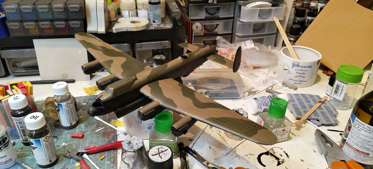 Stumps, Cracking on with the Hasagawa as my deadline is the 27th August. As experiment used MR Paint. Lovely finish but could not get them to mix for fading for my satisfaction. Paint other than Mr Hobby and Tamiya are getting a pain to source in NI so have to stick with them and