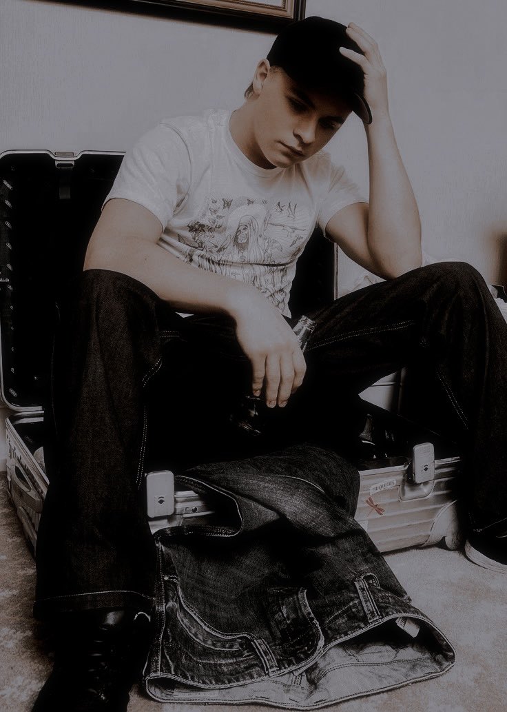 𝐫𝐦. — pausa. tweet media