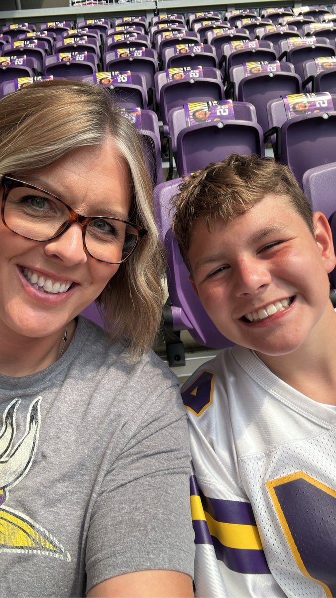 BrittBlick's tweet photo. @Vikings vs @HoustonTexans mom's first game at the Bank! https://t.co/ffebs0hJHR