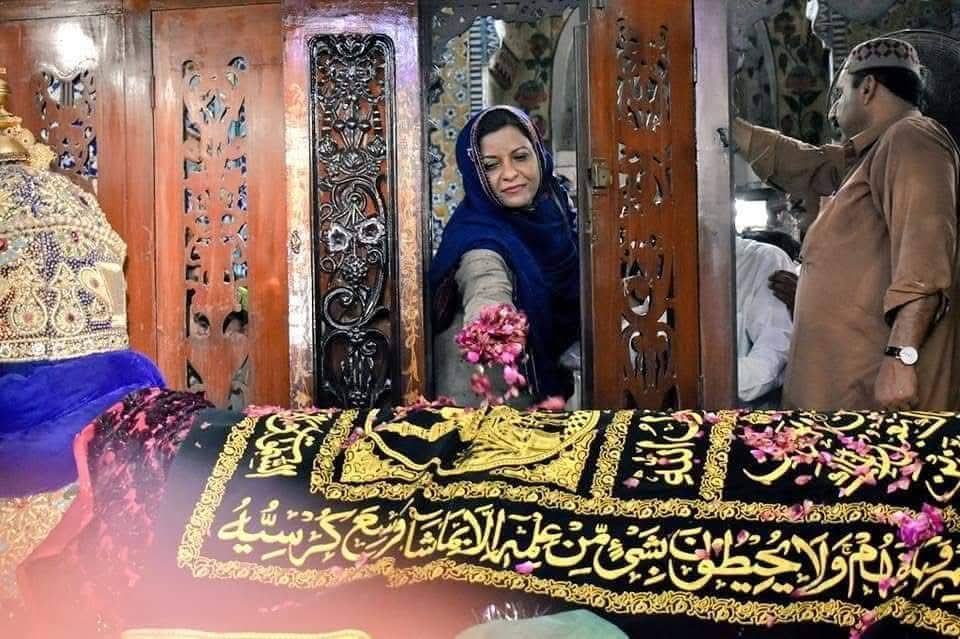 Vijay Kumar M (@vijaykumarm_) on Twitter photo Central PPP Leader & Member National Assembly Dr. Nafisa Shah Jillani pays homage on the 282nd Urs Mubarak of the famous Sindh poet Hazrat Shah Abdul Latif bhattai
#ShahAbdulLatifBhittai
#282URS
<a href="/ShahNafisa/">Nafisa Shah</a> Central PPP Leader & Member National Assembly Dr. Nafisa Shah Jillani pays homage on the 282nd Urs Mubarak of the famous Sindh poet Hazrat Shah Abdul Latif bhattai
#ShahAbdulLatifBhittai
#282URS
<a href="/ShahNafisa/">Nafisa Shah</a>
