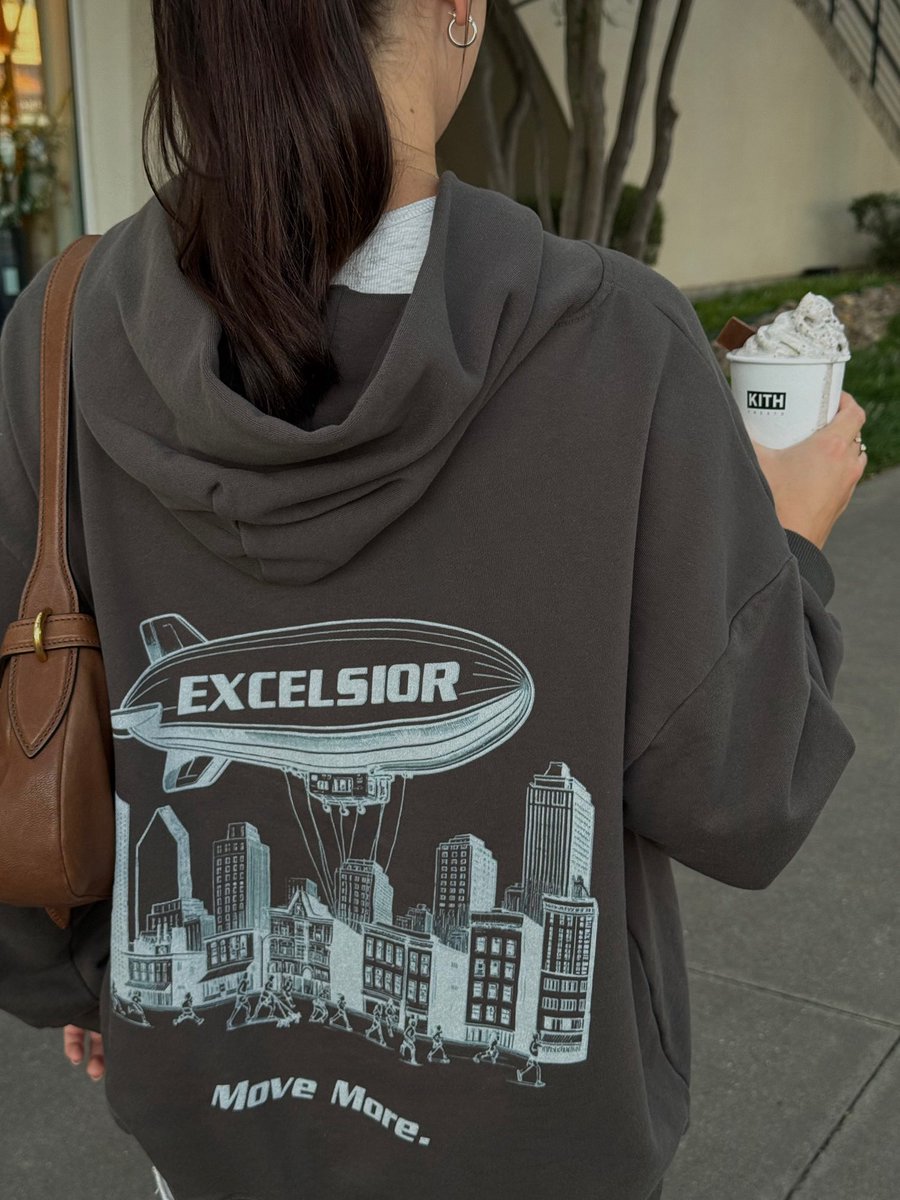 Made for city strolls. Less rush, more movement. 

Skyline Hoodie: excelsiormvmt.com
