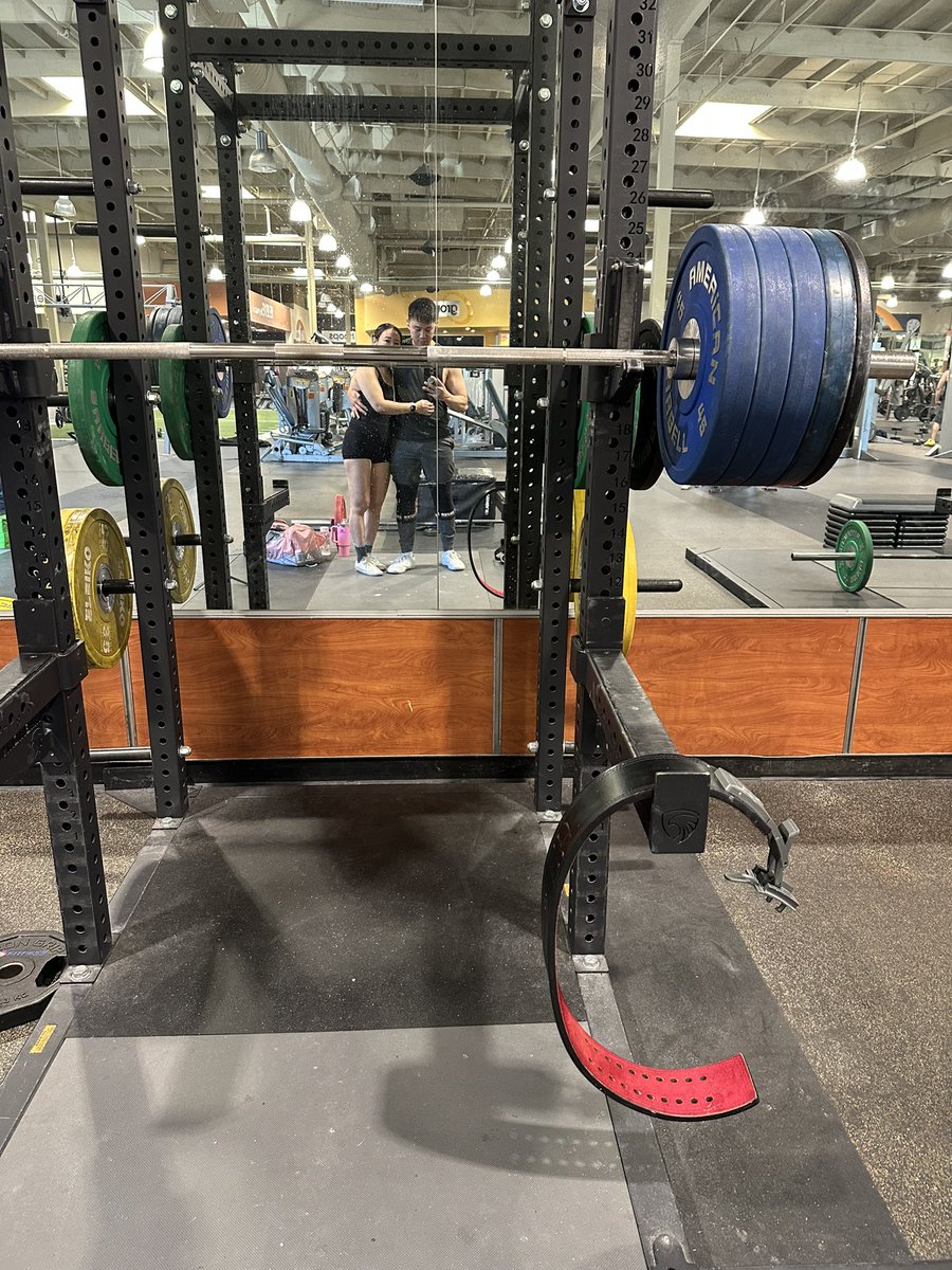 alliseeis_W's tweet image. Squat 425 ✅

Next level up is 430

Discipline and consistency 

#SBD #resistancetraining #lifting #athlete