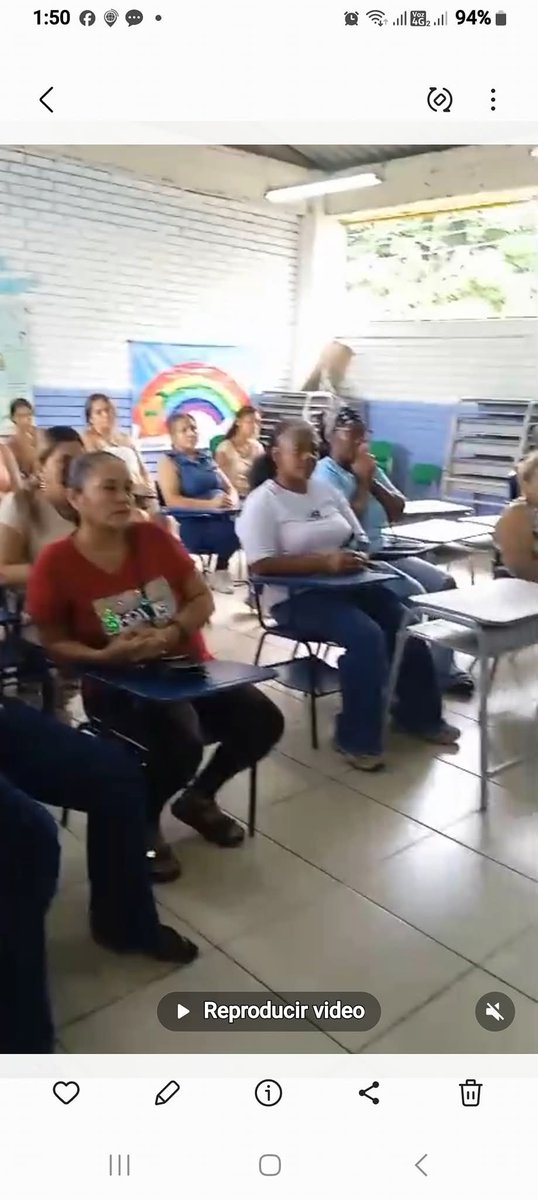 IeSemilla's tweet photo. ESCUELA DE PADRES SEMILLA DE LA ESPERANZA
"Familia y Escuela Formando Personas con Calidad Humana"
Hoy, Las madres de familia están en  la escuela !!!! El proyecto Escuela de Padres  da inicio al curso de DECORACION NAVIDEÑA @sempalmira https://t.co/hoOoPQqUy7
