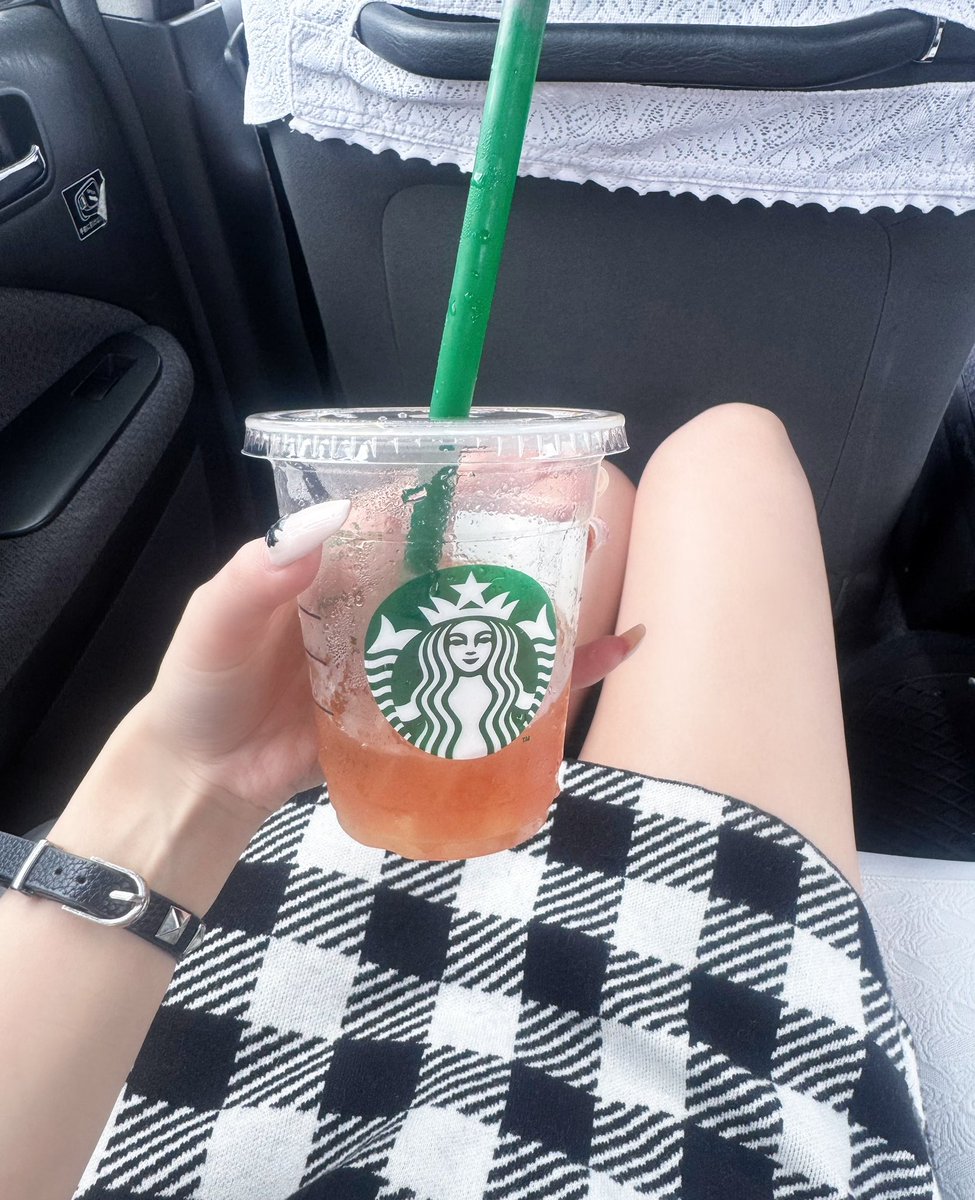 スタバの新作ピーチティ週6で飲める🍑
（紹介したい人の残量じゃない）