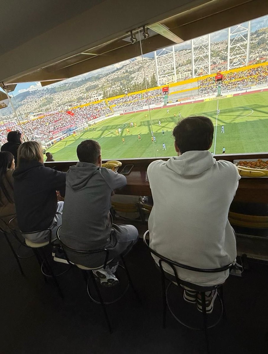 LaTri's tweet photo. El cuerpo técnico de La Tri estuvo presente en el Gonzalo Pozo Ripalda, observando el partido SD Aucas - L.D.U Quito https://t.co/2ODoJSNoQU