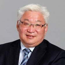 Удахгүй,Хятад Орос хоёр ярьж байгаад Монголын газар нутгийг хуваан захирахад монголчууд яах ч аргагүй боллоо.НҮБ капут! 
     Их болон том гүрнүүд,жижиг хөрш гүрнүүдээ  хоорондоо ярьж байгаад л түрэмгийлэн,газар нутгийг нь хувааж авдаг олон улсын харилцааг Трамп,Путин хоёр