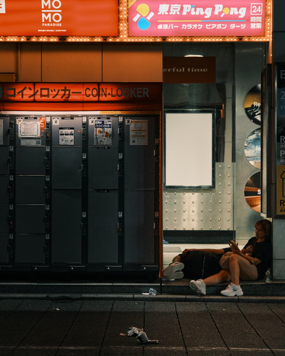 ficklog's tweet photo. 終電後の新宿ー渋谷さんぽ
#散歩スナップ #FUJIFILM #XT5 #fujixweekly https://t.co/u3TYR8qytr