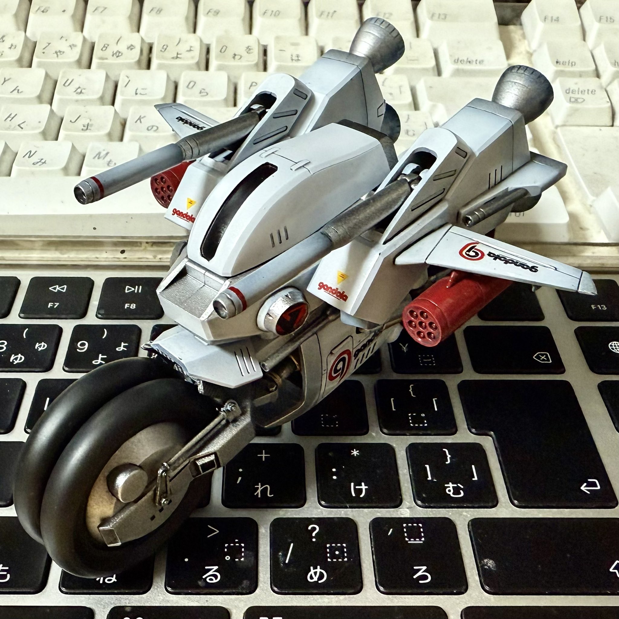 模型製作用品 akmoto naoki Amazon.co.jp: 1:18に適合するカワサキZ1000ダイキャスト