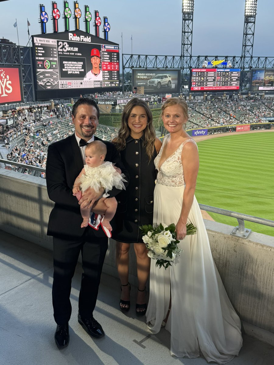 BrookeFletcher's tweet image. Mark and Kristine Igyarto got married in 60 seconds tonight at the White Sox game. Had so much fun interviewing them. Congrats to the Newlyweds!