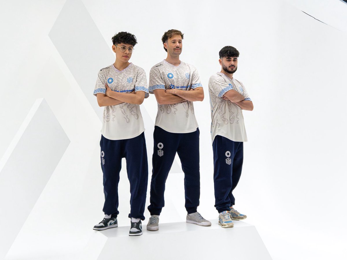 Vorrei prendermi un attimo per ringraziare <a href="/Danipitbull33/">Danipitbull</a> <a href="/CamiloFdezM/">NOVO CamZ</a> <a href="/7Javiix/">NOVO Javiix</a> <a href="/Waartex/">NOVO Wartex</a> per la loro prestazione alla EWC! Siamo tutti super orgogliosi di voi per come avete giocato e portato i nostri colori alle fasi finali. So bene che la sconfitta brucia sempre e che a volte