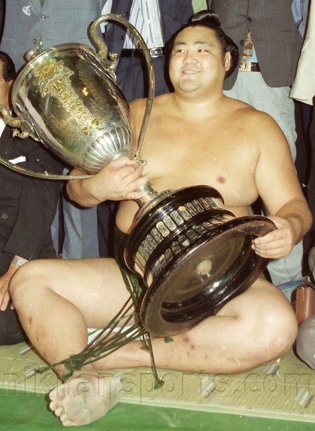 琴富士さんが亡くなった。nikkansports.com/battle/sumo/ne…