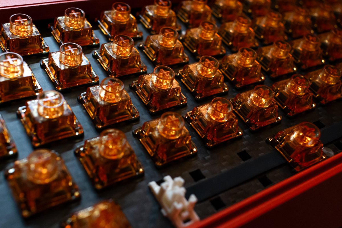 Put some more🍊 in the 🍊

Gateron Spark in the Morkblade MK60.