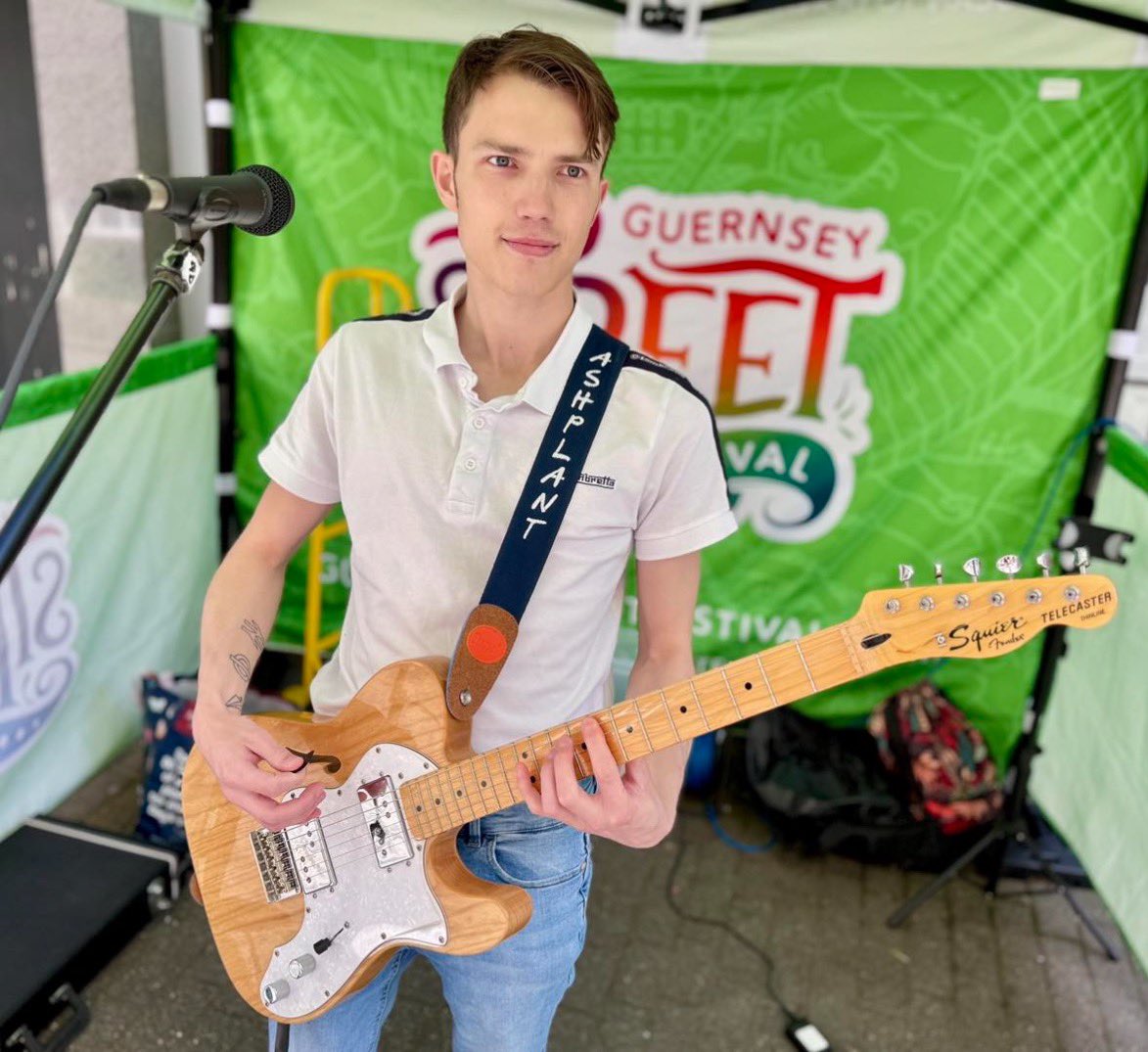 DanAshplant's tweet image. It’s been a great few weeks playing at The Guernsey Street Festival. Here’s to next year 🇬🇬  #danashplant #reallive #guernseystreetfestival #livemusic #guernsey #channelislands @GsyStreetFest