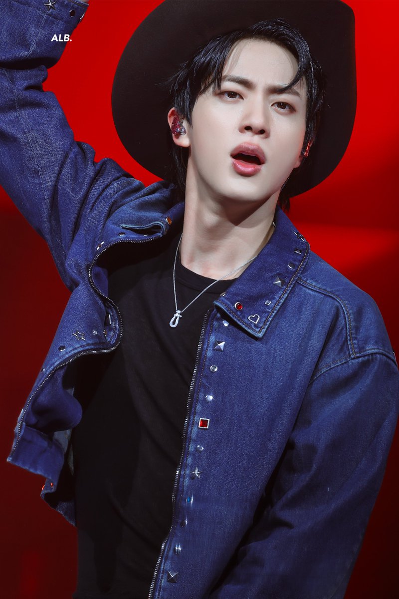 ALittleBraver92's tweet photo. 250810 HD 

#방탄소년단진 #김석진 #석진 #진  #BTSJIN #JIN 
#Jin_TOUR_EU 
#RUNSEOKJIN_epTOUR_AMSTERDAM
@BTS_twt https://t.co/UsGH7eF6aj