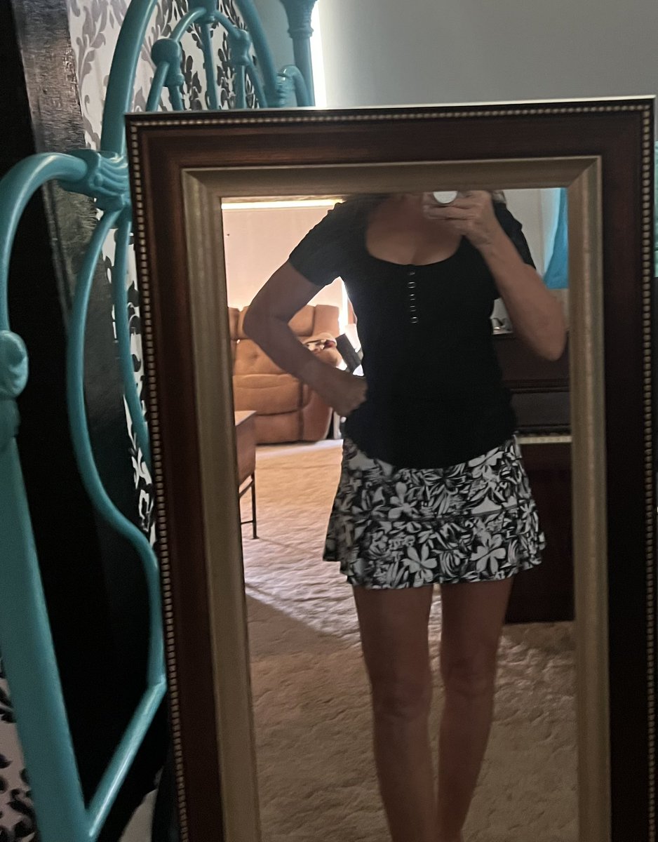 Rare photo of person (ok it’s me) without workout clothes on 🤪😁