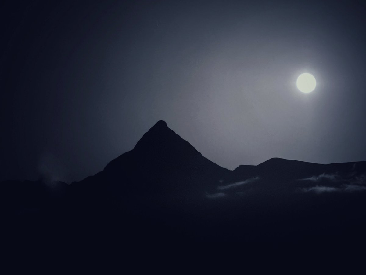 Aspaldiko partez, Larrunarri (Txindoki) oraintxe bertan.