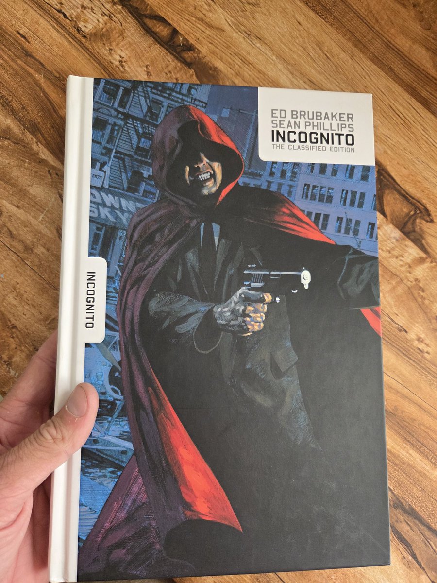 idrawlocalmoms's tweet image. Treated myself. Hardcover #INCOGNITO by #brubaker and #seanphillips Never even heard of this one, didn&apos;t peek inside. Tried to find something I wanted more that was cheaper. I was unable or unwilling to.