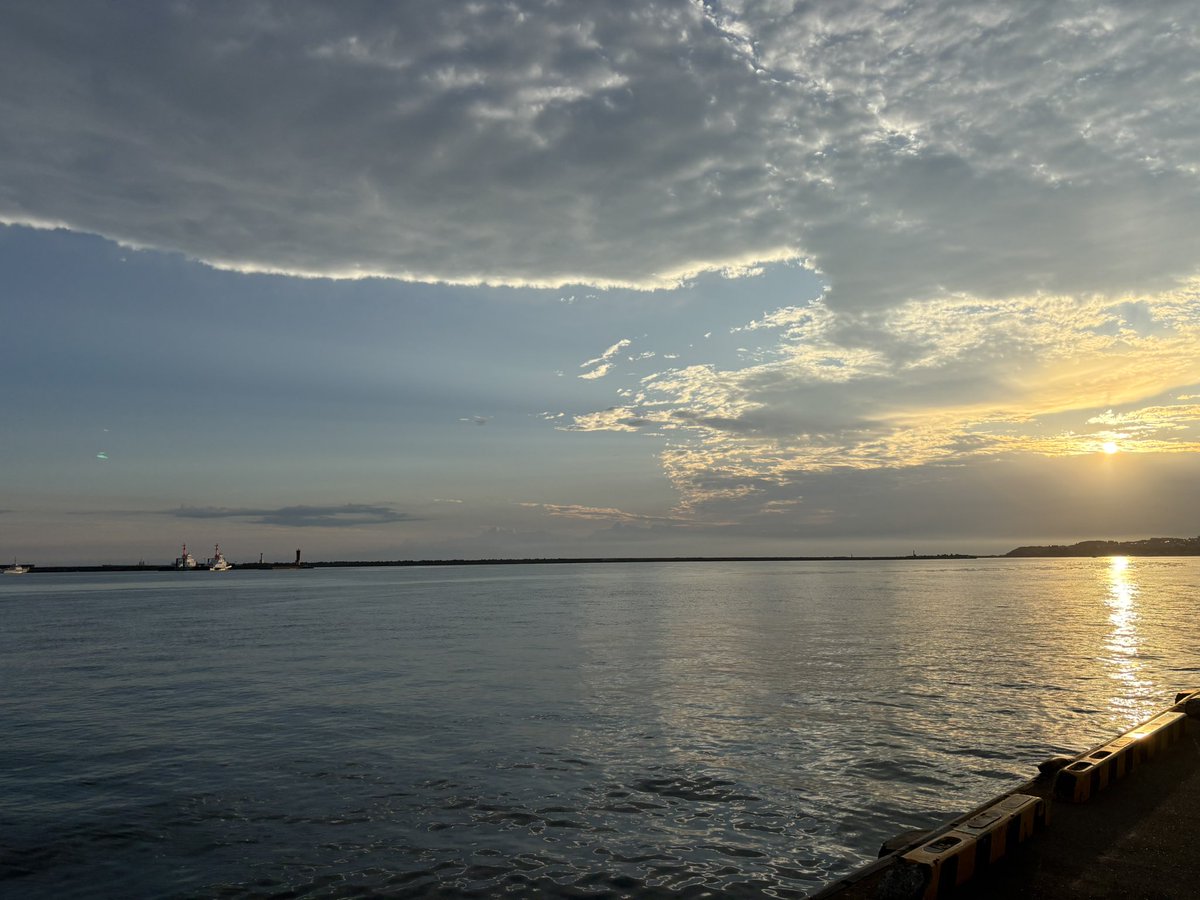 おはようございます☀️

八戸に到着しました！
朝ごはん食べてのんびり切谷内目指します🚗💭

#ぽんこつ夏休み2025