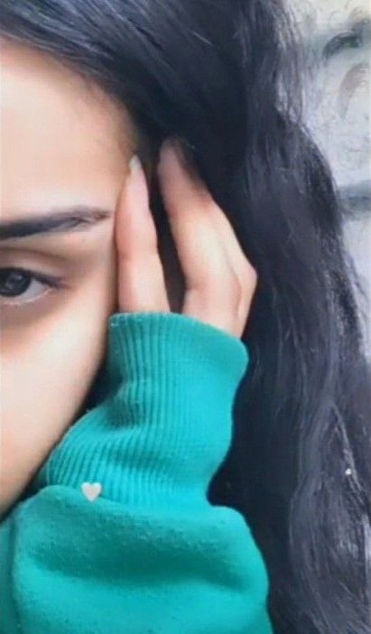المواقف هي اللي تبين الناس على حقيقتها، ويا ما ناس ضحكنا معاهم وضحكوا من وراءنا
راع الله كل حد بطبعه🤍