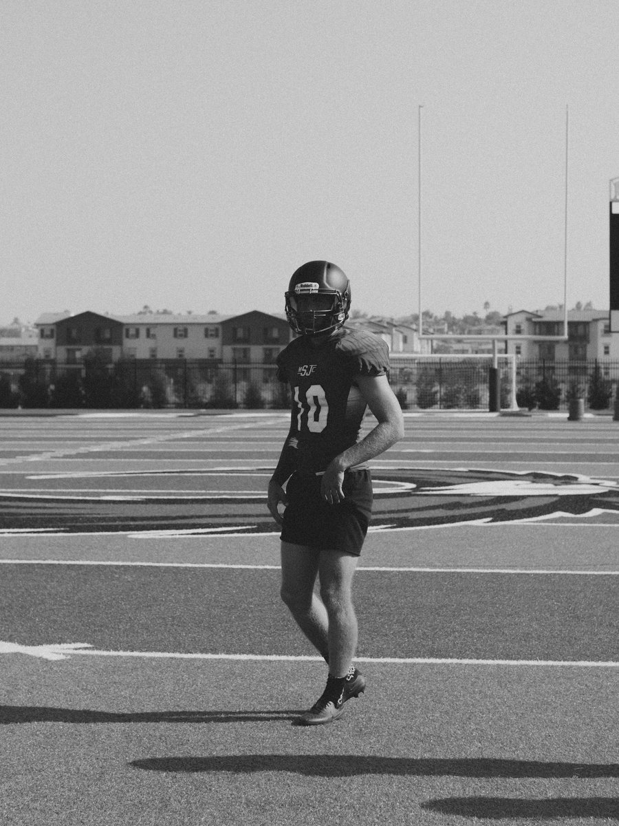 Sebastian Stapleton (@sebastianvmhs) on Twitter photo Got some amazing photos from practice yesterday. We focused on kickoff and kickoff return.
<a href="/Hunterh24/">Hunter Holmes</a> Got some amazing photos from practice yesterday. We focused on kickoff and kickoff return.
<a href="/Hunterh24/">Hunter Holmes</a>