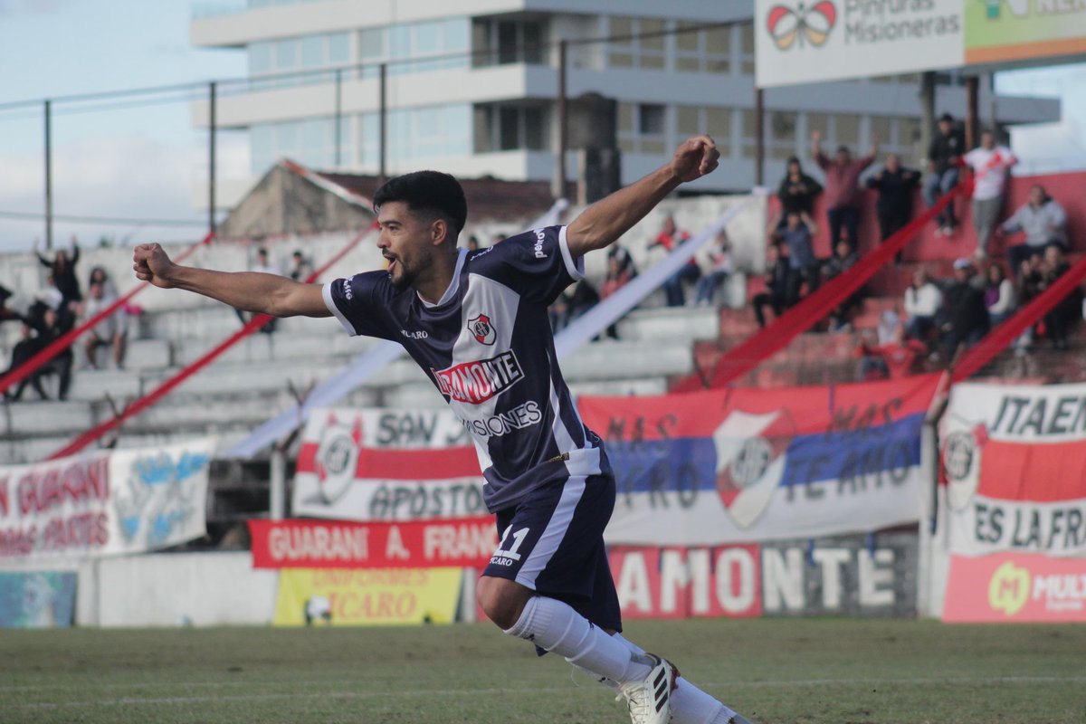 #LigaPosadeña | Final ida |

Guaraní Antonio Franco venció 2 a 0 a Huracán en el encuentro del partido de ida de la Final de la Liga Posadeña de fútbol.

Goles:
⚽️ Lucas Vera
⚽️ Santiago Benítez