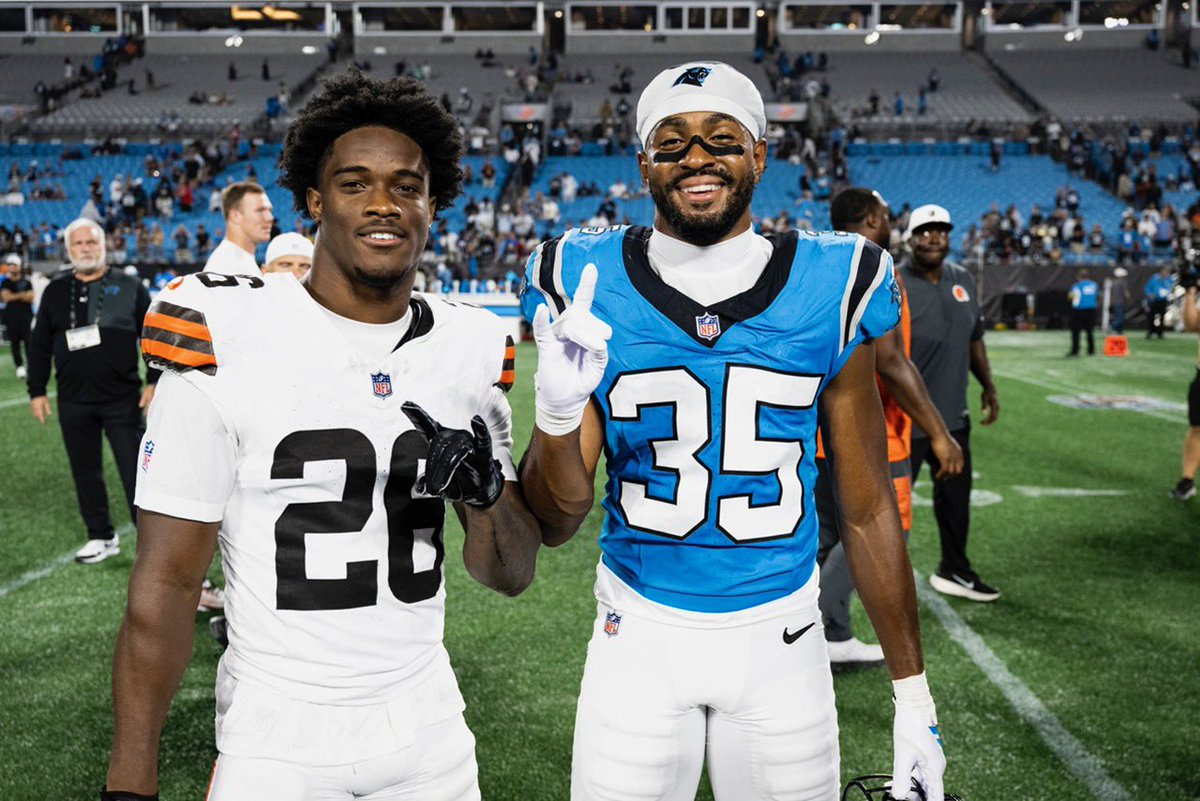South Dakota Football (@sdcoyotesfb) on Twitter photo Former Yotes met on the gridiron to kickoff NFL preseason!
<a href="/Myles1Harden/">Myles Harden</a> 🤝 <a href="/MSR4six/">Michael Reid</a>
#GoYotes x #ProYotes Former Yotes met on the gridiron to kickoff NFL preseason!
<a href="/Myles1Harden/">Myles Harden</a> 🤝 <a href="/MSR4six/">Michael Reid</a>
#GoYotes x #ProYotes