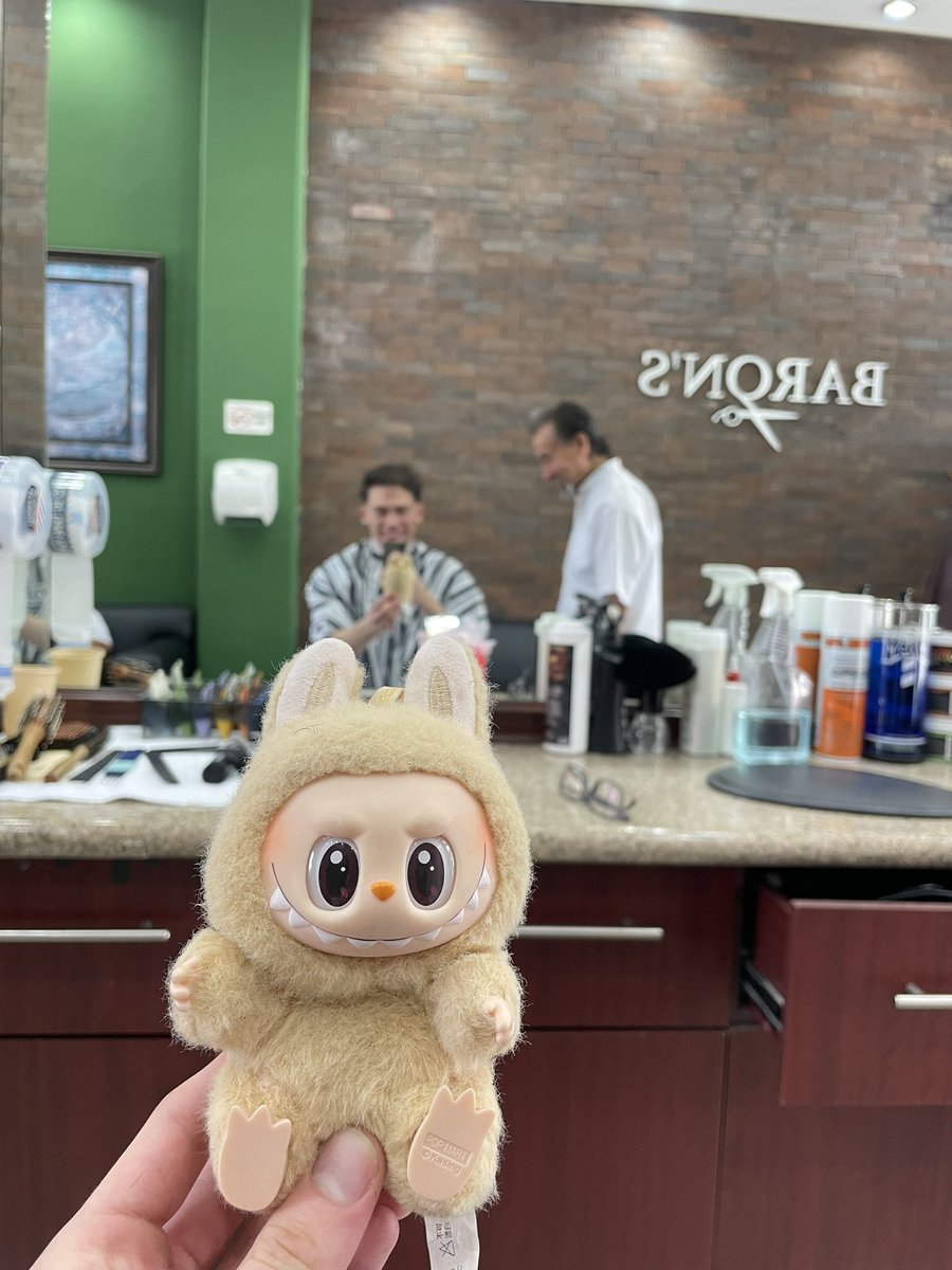 Que el barbero tenga un lalubu es buena señal.