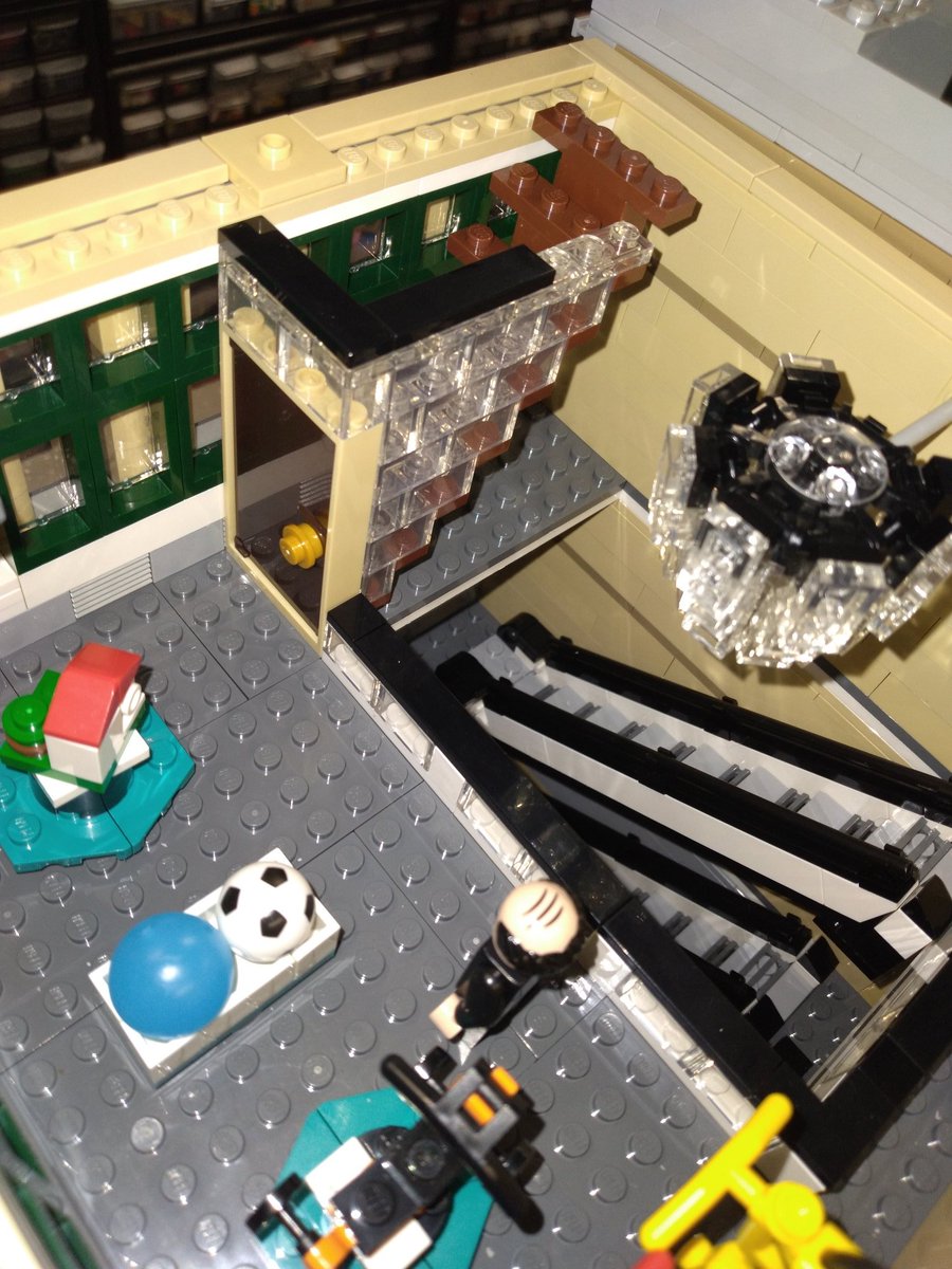 Nothing27214719's tweet photo. 2nd floor, housewares. 3rd floor toys https://t.co/ix8yH1zasS
