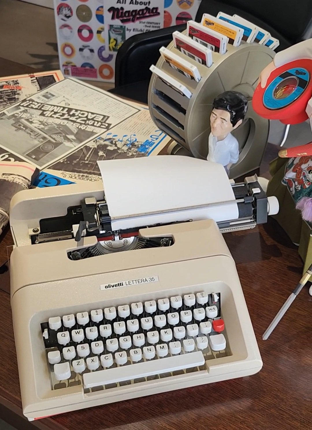 olivetti タイプライター How to use Typewriter | Basic Settings & Paper