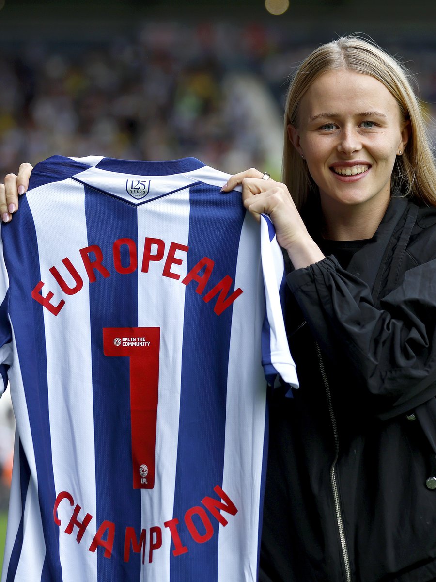 Great to have you at The Hawthorns for our season opener, <a href="/hannahhampton_/">Hannah Hampton</a>! 🦁🦁🦁

<a href="/Lionesses/">Lionesses</a> | <a href="/England/">England</a>