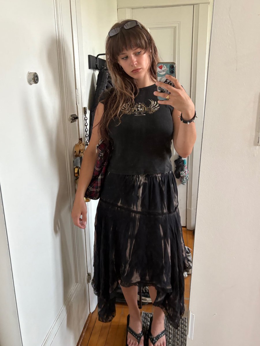 Who want me?????? Haha I’m just kidding. Hope you’re all having a great Saturday 😊