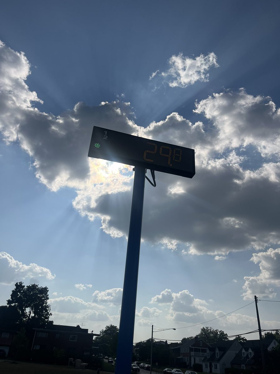 HuntHighxctrack's tweet image. This ninja course by our house opened a couple days ago. First time, we couldn’t figure out how the timer worked and my boys lost interest pretty quickly. 
However since we figured out the timer we have to make 2-3 trips a day it seems for them to try to beat their time. @pntrack…