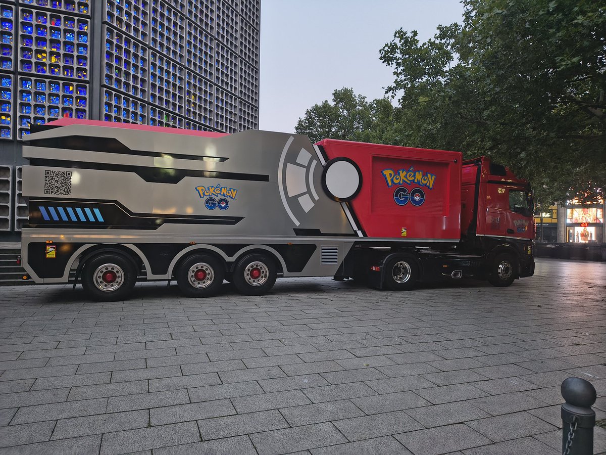 Einmal der GoRoadtrip Truck in seiner vollen Pracht in Berlin am Breitscheidplatz😅
#PokemonaGoRoadtrip #PokemonGo