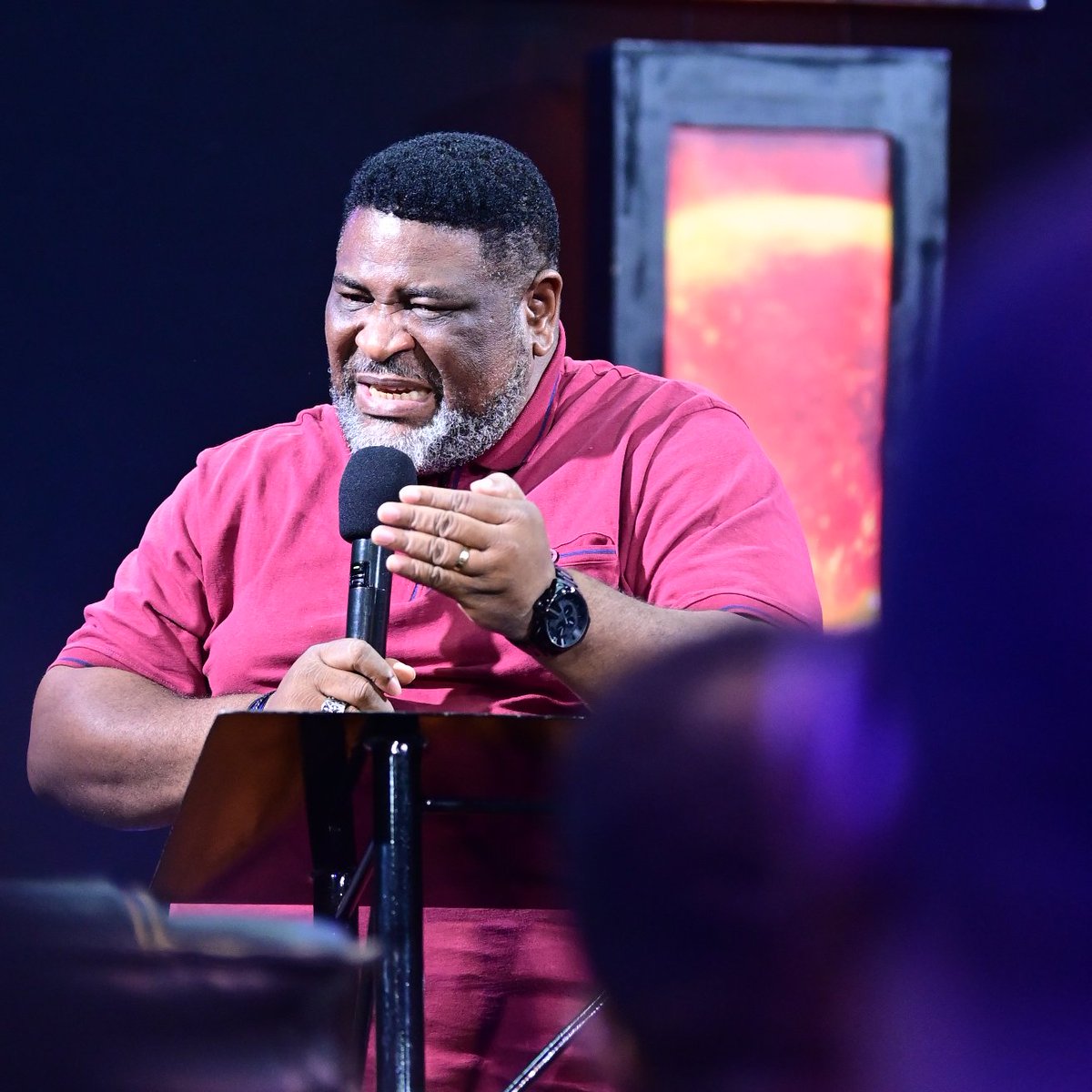 No man has the authority to speak harshly or derogatorily to men of God; he is God's servant. Anyone who does this is heaping hot coals of fire upon his head and will be burned. Men ought to learn order and authority upon the earth.
#RevKayToday #RevKayodeOyegoke