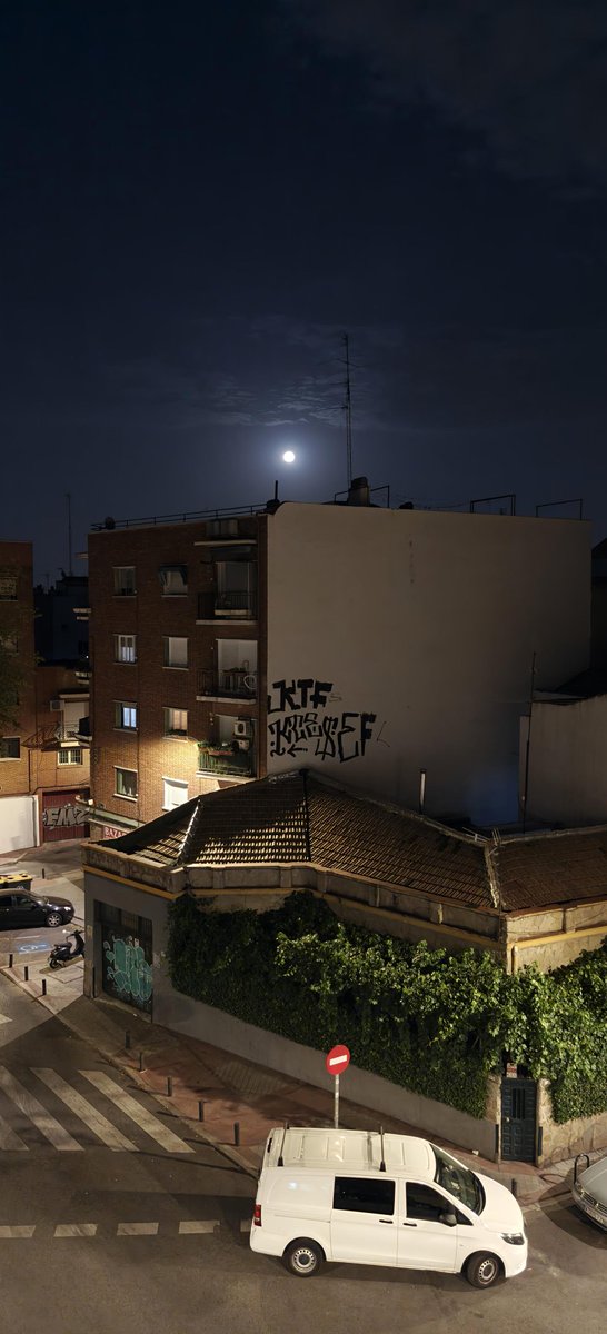Les comparto algunas fotos que le tomé a la Luna está noche desde Europa. Las fotos las tomé con mi móvil un OPPO Find X8 Pro. (Reservado derechos de autor)