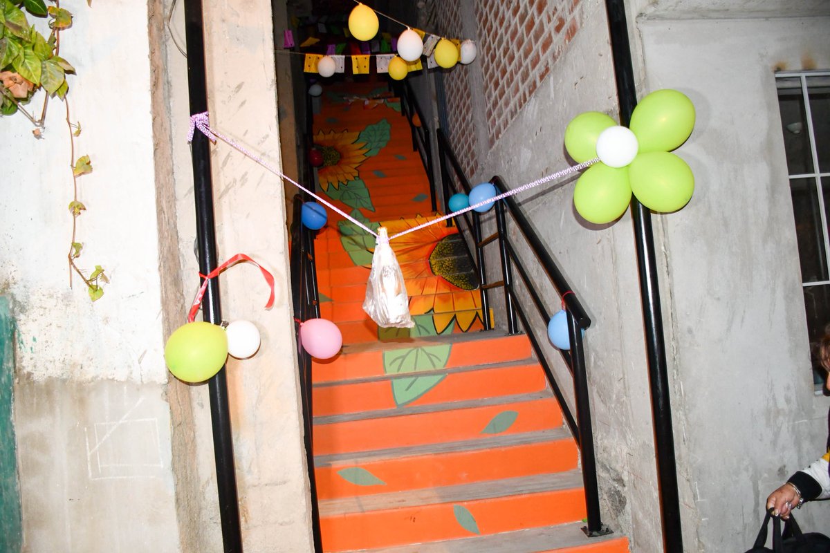 🤩 ¡𝐈𝐧𝐚𝐮𝐠𝐮𝐫𝐚𝐦𝐨𝐬 𝐞𝐬𝐜𝐚𝐥𝐞𝐫𝐚𝐬 𝐲 𝐥𝐥𝐞𝐯𝐚𝐦𝐨𝐬 𝐩𝐫𝐨𝐠𝐫𝐞𝐬𝐨 𝐚 𝐒𝐚𝐧𝐭𝐨 𝐃𝐨𝐦𝐢𝐧𝐠𝐨! 🌈

#Obras | 🥳 ¡Las obras no paran! Nuestro alcalde de Lurigancho-Chosica inauguró escaleras en el pasaje 4 y 5 del asentamiento humano Santo Domingo.