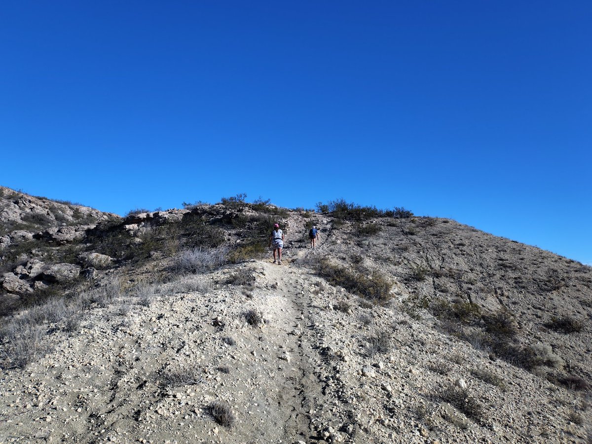 Corrí y grabé contenido para redes, para mostrarles detalles del terreno de Inaplazable Trail ✨ Se viene una edición especial en Cerros Azules #Allen #trailrunning