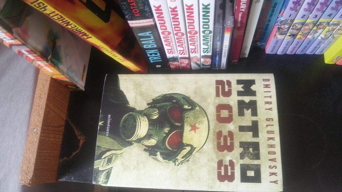 https_0ther's tweet photo. Termine de leer metro 2033. (Como pudieron haber excluido a la Hormiga Leon y el Kremlin del juego original? Malditos.) https://t.co/JOr8uuJeHp