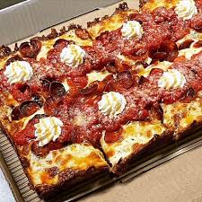 GTA_Toronto_'s tweet photo. Find the best pizza slice in https://t.co/h7ueXQb7o0
#pizza #toronto #badiali #onebiteeveryoneknowstherules #daveportnoy https://t.co/cfAEaiOUhA