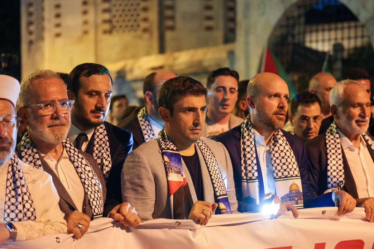 🇵🇸
📍 İstanbul’daki “Gazze’ye Işık Ol” yürüyüşünde on binlerce kişi bir aradaydı.
Yönetim Kurulu Başkanımız Av. Canan Sarı’nın da katıldığı yürüyüşte, adalet ve özgürlük için ses verdik.

#GazzeyeUmutOl