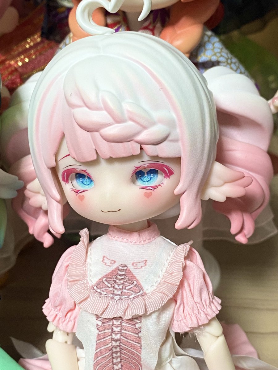 ガンガン増えるブラインドドール達…
友人との共同購入でお迎えしたLULUYAの夜想詩ちゃんと幻想詩ちゃん！
←千夜(ちよ)  夢亞(ゆあ)→
と名付けました🤗✨️
お目目を入れ替えたらお顔にメリハリがついてとても良い……
 #ブラインドドール  #LULUYA